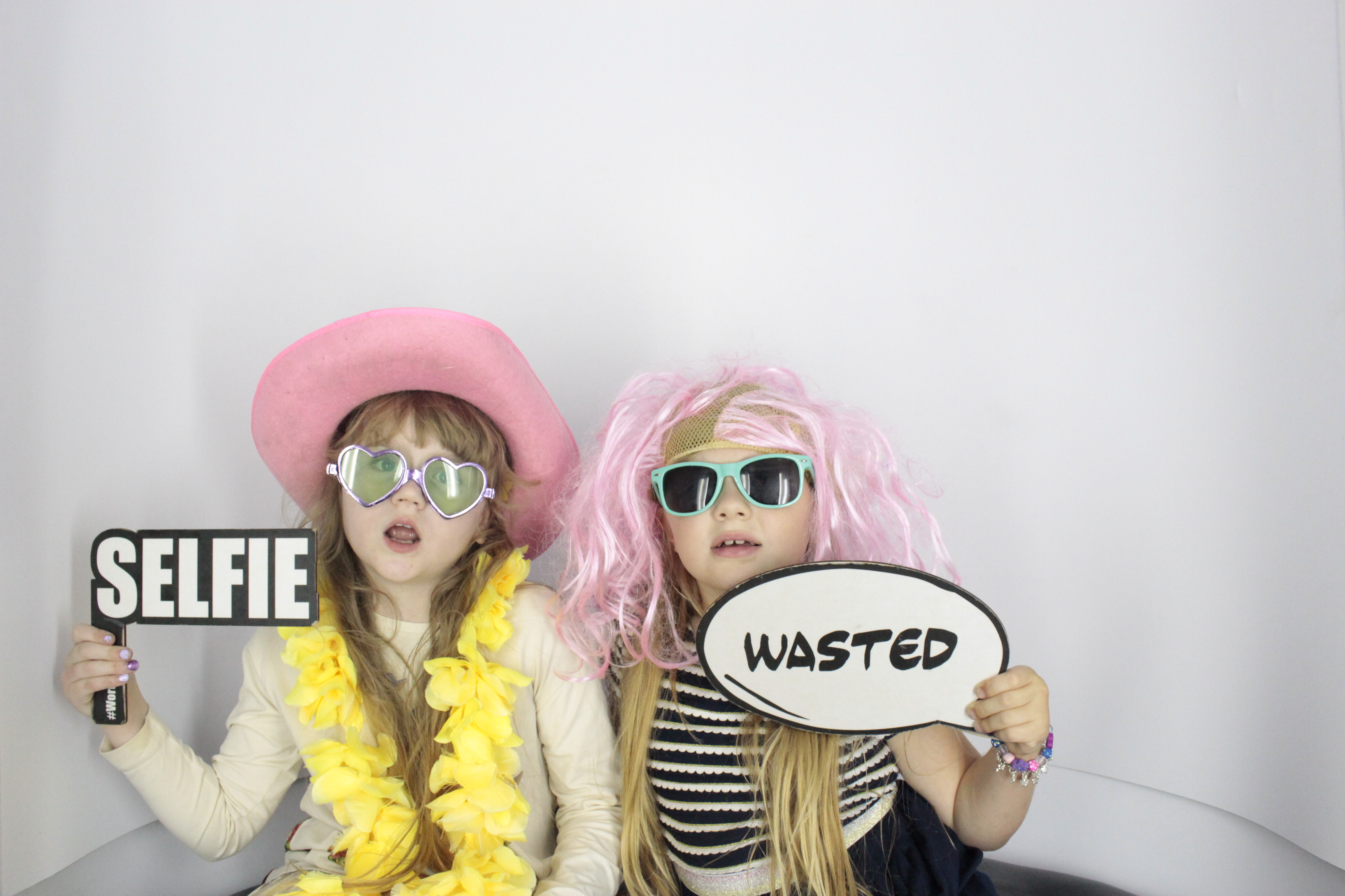 Nadine 40th Birthday  | View more photos from the event at gallery.myphotoboothexperience.co.uk/u/MyPhotoBoothExperienceLtd/Nadine-40th-Birthday